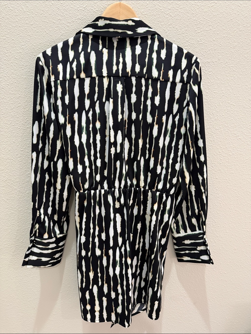 House of Harlow 1960 Black and White Printed Mini Dress - Picture 3 of 3